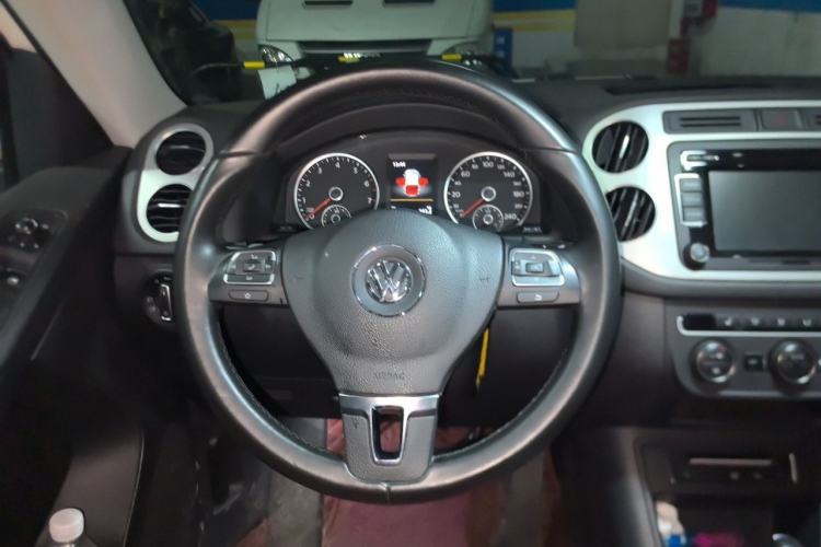 Used Volkswagen Tiguan 2015 2.0 TSI Automatic All-Wheel Drive Flagship Edition Steering Wheel