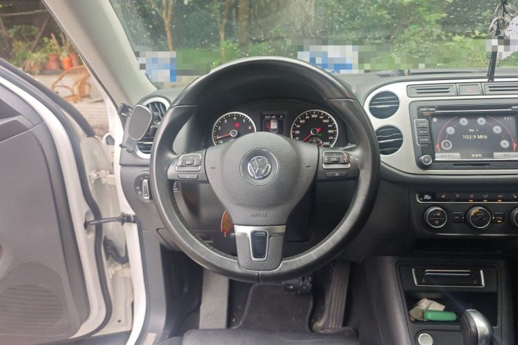 Used Volkswagen Tiguan 2015 1.8TSI Automatic All-Wheel-Drive Luxury Model Steering Wheel