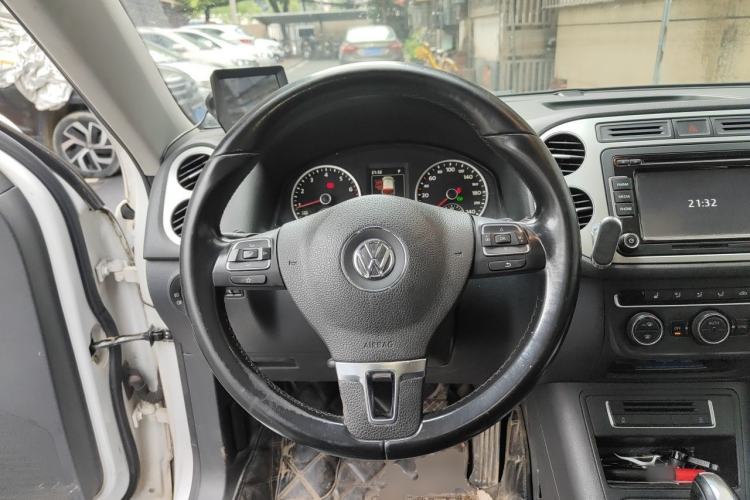 Used Volkswagen Tiguan 2015 1.8TSI Automatic Two-Wheel Drive Luxury Model Steering Wheel