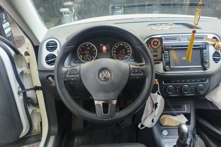Used Volkswagen Tiguan 2015 1.8TSI Automatic Two-Wheel Drive Luxury Model Steering Wheel