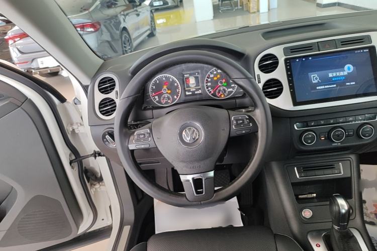 Used Volkswagen Tiguan 2015 1.8TSI Automatic Two-Wheel Drive Luxury Model Steering Wheel