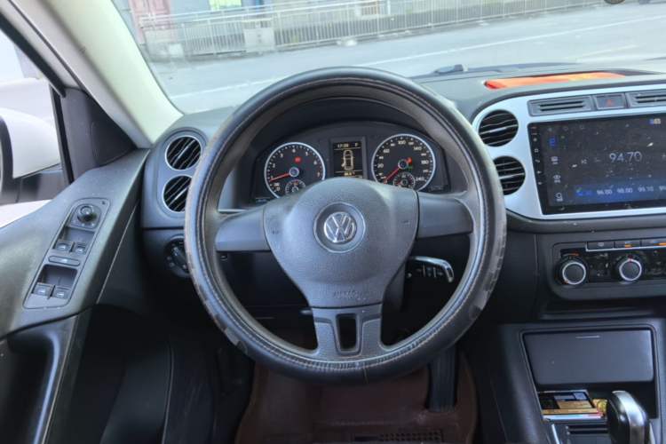 Used Volkswagen Tiguan 2015 1.8TSI Automatic Two-Wheel Drive Trend Edition Steering Wheel