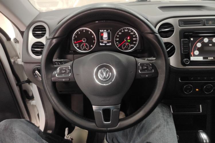Used Volkswagen Tiguan 2015 1.8TSI Automatic All-Wheel-Drive Luxury Model Steering Wheel