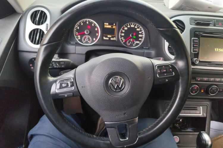 Used Volkswagen Tiguan 2015 1.8TSI Automatic All-Wheel-Drive Luxury Model Steering Wheel