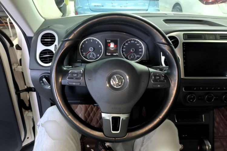 Used Volkswagen Tiguan 2015 1.8TSI Automatic Two-Wheel Drive Luxury Model Steering Wheel