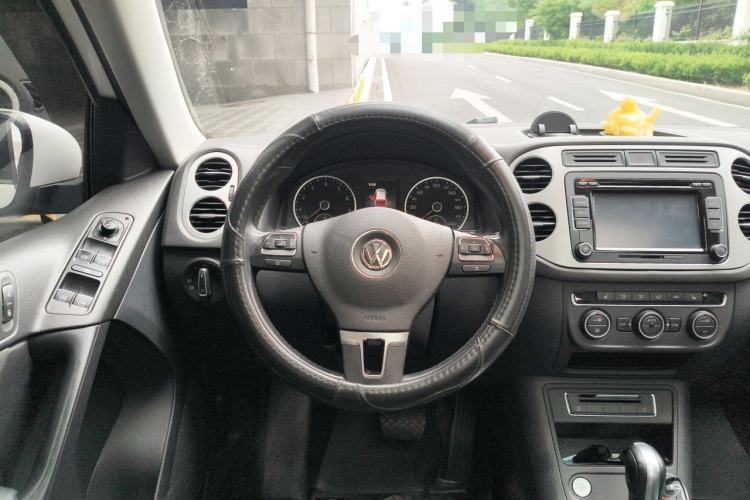 Used Volkswagen Tiguan 2015 1.8TSI Automatic Two-Wheel Drive Luxury Model Steering Wheel