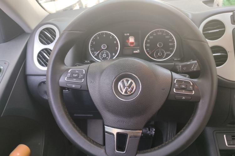 Used Volkswagen Tiguan 2015 1.8TSI Automatic Two-Wheel Drive Luxury Model Steering Wheel