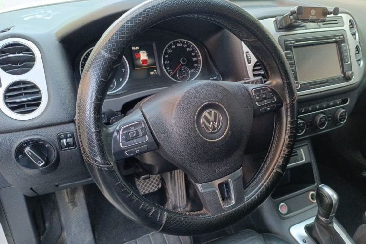 Used Volkswagen Tiguan 2015 1.8TSI Automatic Two-Wheel Drive Luxury Model Steering Wheel