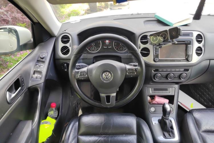 Used Volkswagen Tiguan 2015 1.8TSI Automatic All-Wheel-Drive Luxury Model Steering Wheel