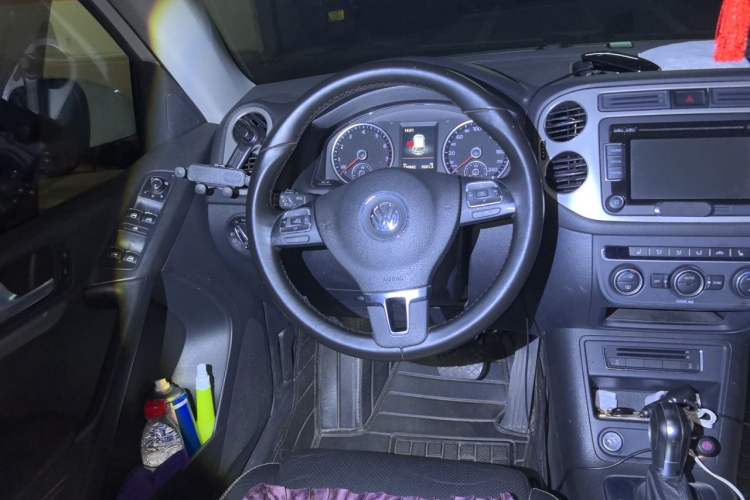 Used Volkswagen Tiguan 2015 1.8TSI Automatic Two-Wheel Drive Luxury Model Steering Wheel