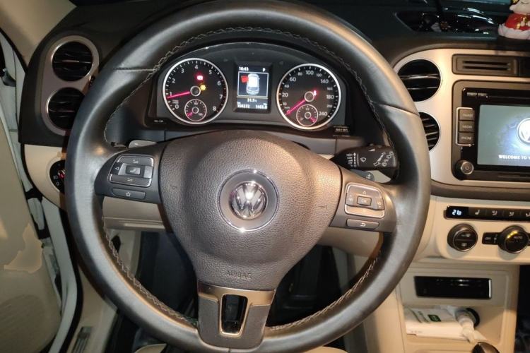 Used Volkswagen Tiguan 2015 1.8TSI Automatic Two-Wheel Drive Luxury Model Steering Wheel