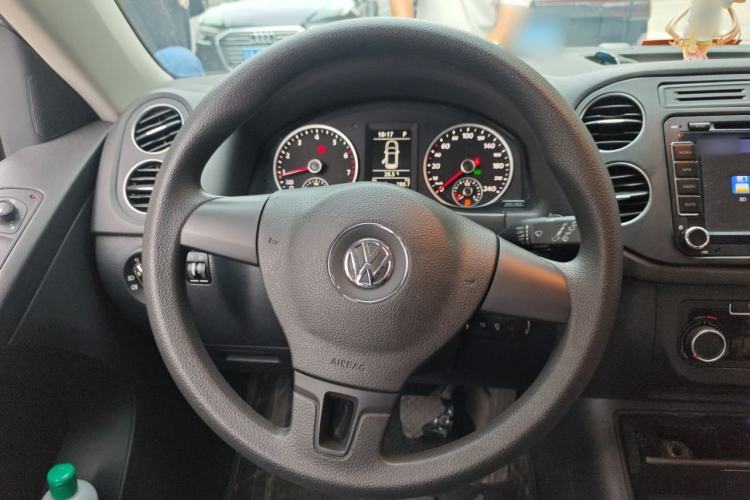 Used Volkswagen Tiguan 2015 1.8TSI Automatic Two-Wheel Drive Trend Edition Steering Wheel