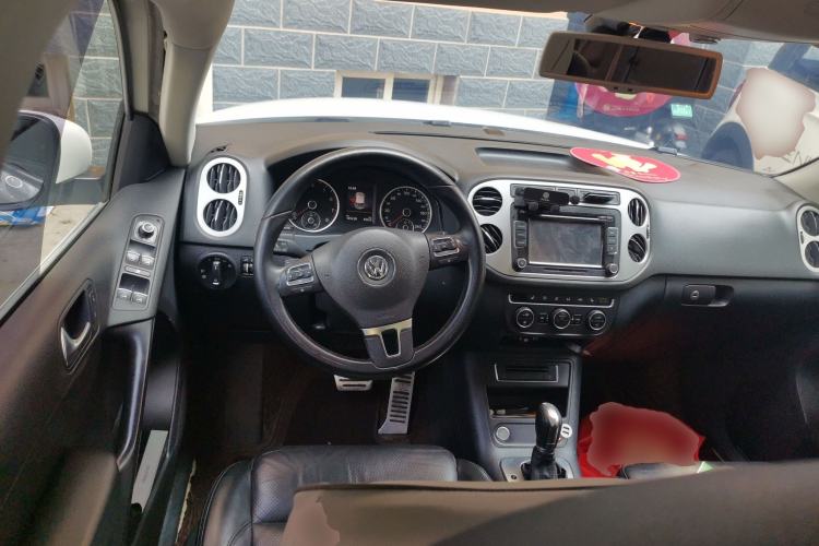 Used Volkswagen Tiguan 2015 1.8TSI Automatic Two-Wheel Drive Luxury Model Steering Wheel