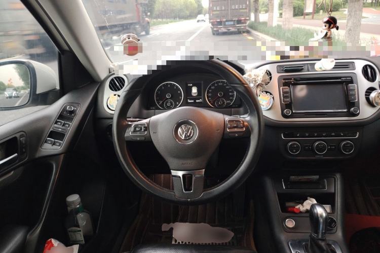 Used Volkswagen Tiguan 2015 1.8TSI Automatic Two-Wheel Drive Luxury Model Steering Wheel