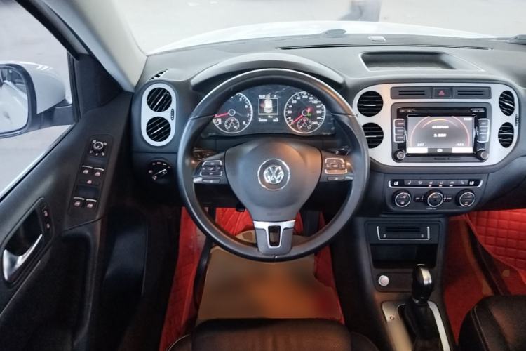 Used Volkswagen Tiguan 2015 1.8TSI Automatic Two-Wheel Drive Luxury Model Steering Wheel