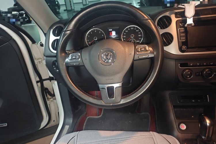 Used Volkswagen Tiguan 2015 2.0 TSI Automatic All-Wheel Drive Flagship Edition Steering Wheel