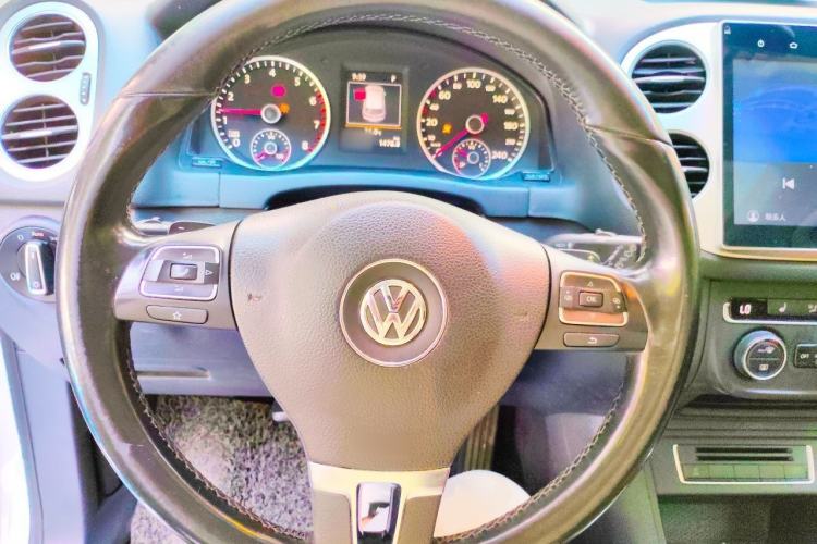 Used Volkswagen Tiguan 2015 1.8TSI Automatic Two-Wheel Drive Luxury Model Steering Wheel