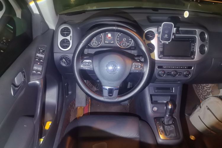Used Volkswagen Tiguan 2015 1.8TSI Automatic All-Wheel-Drive Luxury Model Steering Wheel