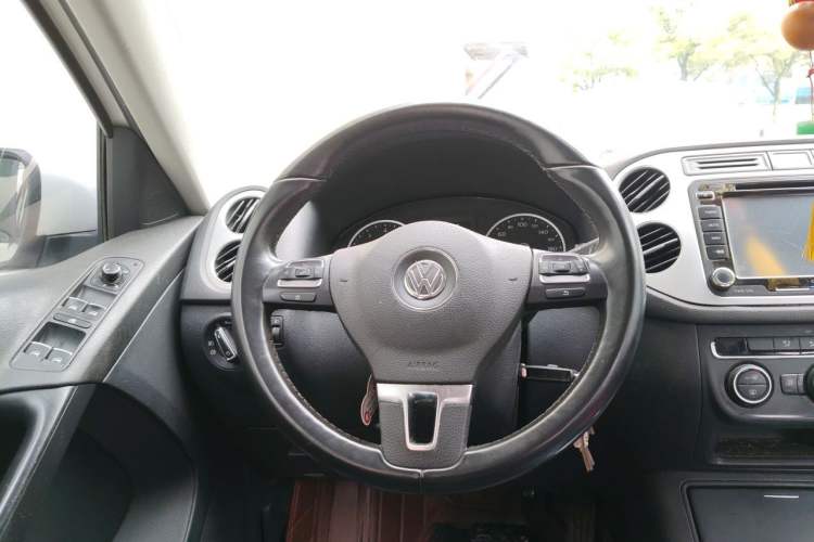 Used Volkswagen Tiguan 2015 1.8TSI Automatic Two-Wheel Drive Comfort Edition Steering Wheel