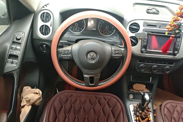 Used Volkswagen Tiguan 2015 1.8TSI Automatic All-Wheel-Drive Luxury Model Steering Wheel