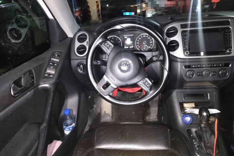 Used Volkswagen Tiguan 2015 1.8TSI Automatic Two-Wheel Drive Luxury Model Steering Wheel