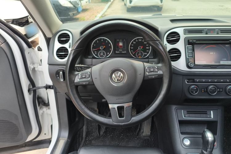 Used Volkswagen Tiguan 2015 1.8TSI Automatic Two-Wheel Drive Luxury Model Steering Wheel