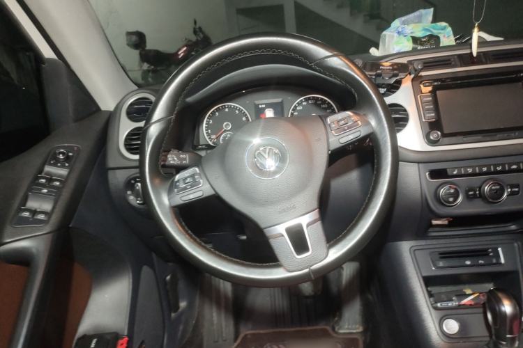 Used Volkswagen Tiguan 2015 2.0 TSI Automatic All-Wheel Drive Flagship Edition Steering Wheel