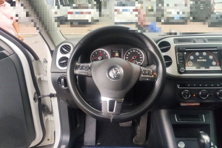Used Volkswagen Tiguan 2015 1.8TSI Automatic Two-Wheel Drive Luxury Model Steering Wheel