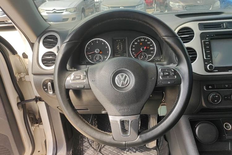 Used Volkswagen Tiguan 2015 1.8TSI Automatic All-Wheel Drive Style Vision Edition Steering Wheel