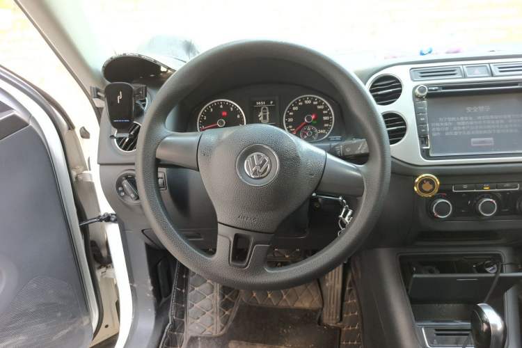 Used Volkswagen Tiguan 2015 1.8TSI Automatic Two-Wheel Drive Trend Edition Steering Wheel