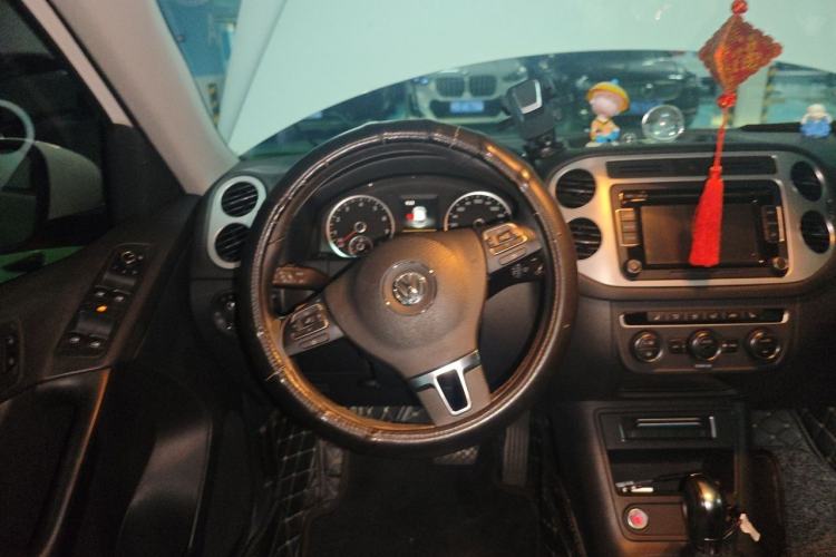 Used Volkswagen Tiguan 2015 1.8TSI Automatic Two-Wheel Drive Luxury Model Steering Wheel