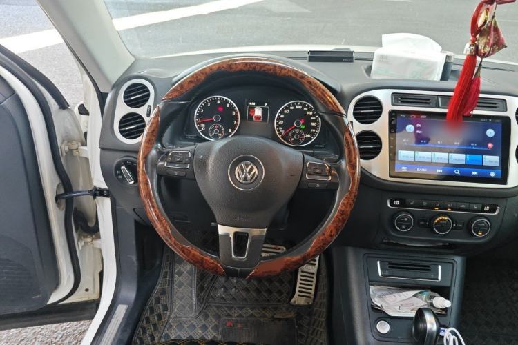Used Volkswagen Tiguan 2015 1.8TSI Automatic All-Wheel-Drive Luxury Model Steering Wheel