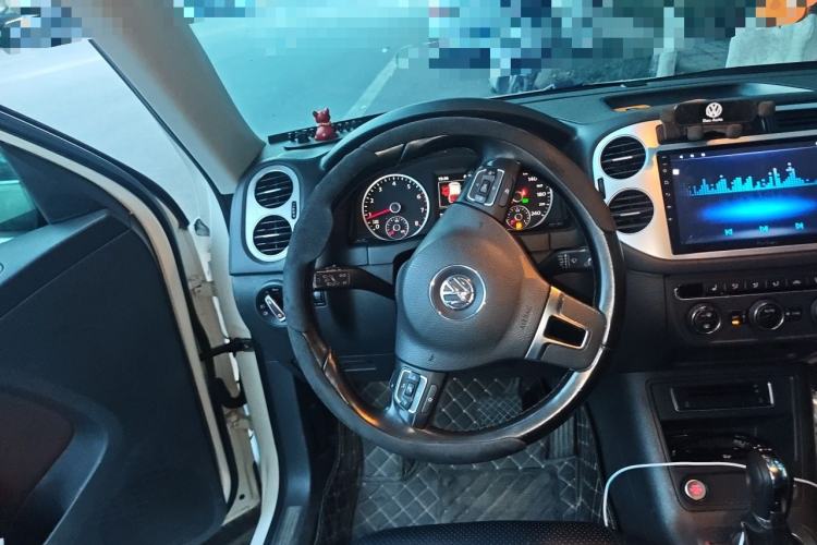 Used Volkswagen Tiguan 2015 1.8TSI Automatic Two-Wheel Drive Luxury Model Steering Wheel