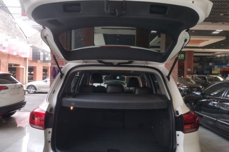 Used Volkswagen Tiguan 2015 1.8TSI Automatic Two-Wheel Drive Luxury Model Trunk