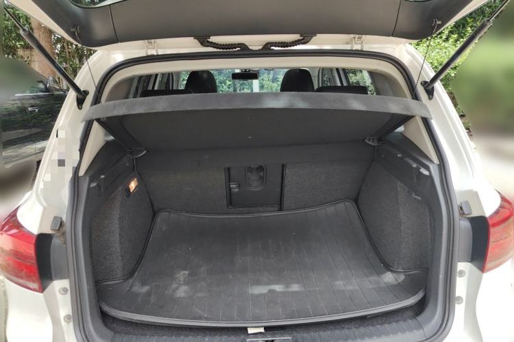 Used Volkswagen Tiguan 2015 1.8TSI Automatic All-Wheel-Drive Luxury Model Trunk