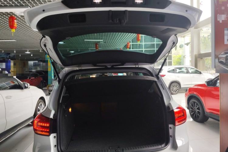 Used Volkswagen Tiguan 2015 2.0 TSI Comfort Edition Trunk