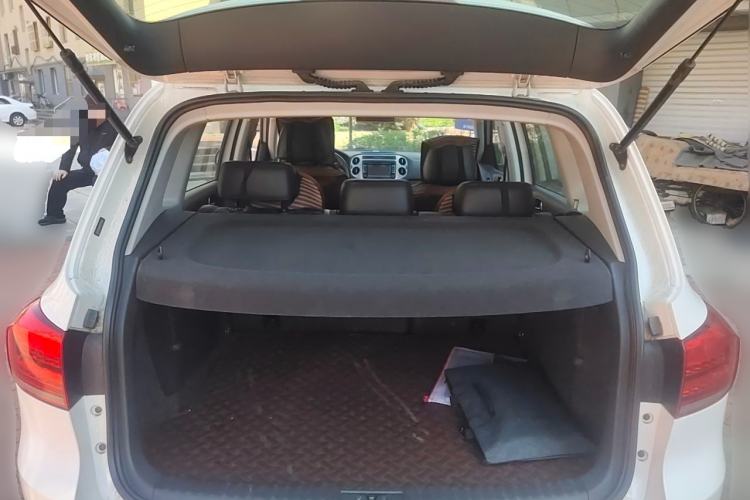 Used Volkswagen Tiguan 2015 1.8TSI Automatic All-Wheel-Drive Luxury Model Trunk