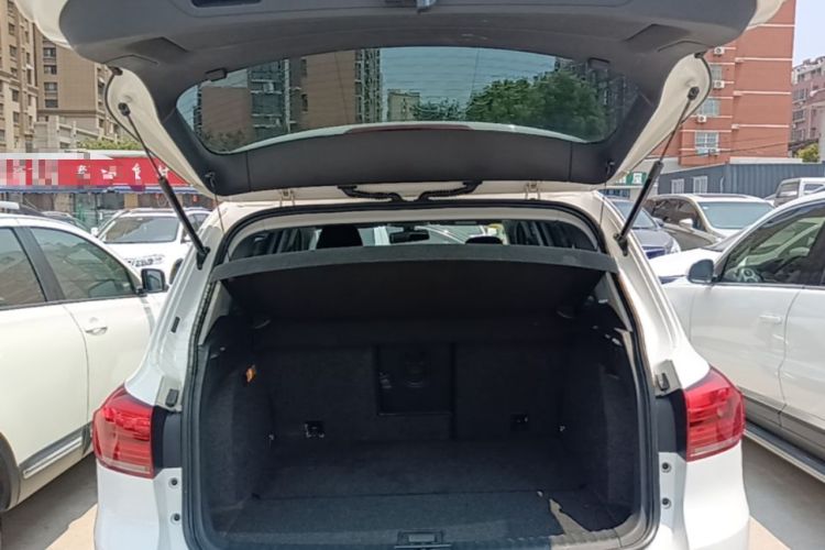 Used Volkswagen Tiguan 2015 1.8TSI Automatic Two-Wheel Drive Comfort Edition Trunk
