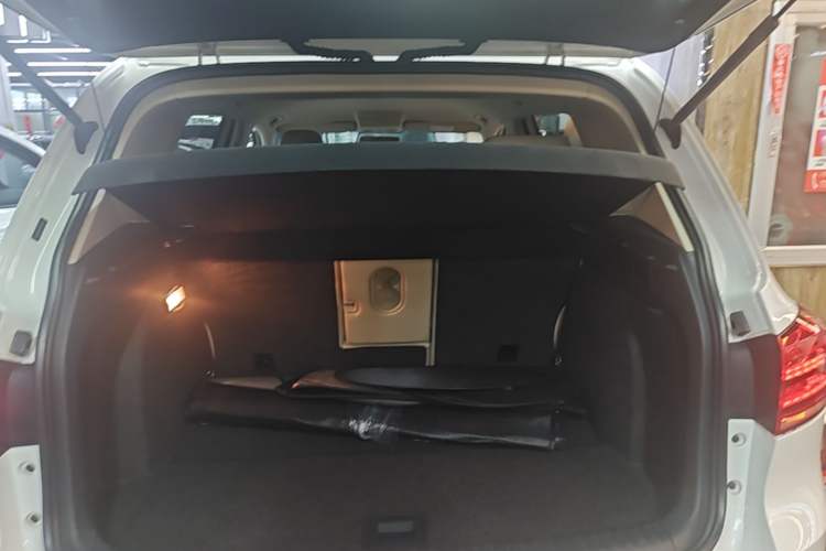 Used Volkswagen Tiguan 2015 1.8TSI Automatic Two-Wheel Drive Trend Edition Trunk