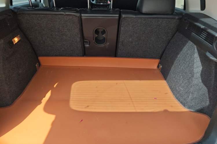 Used Volkswagen Tiguan 2015 1.8TSI Automatic Two-Wheel Drive Comfort Edition Trunk