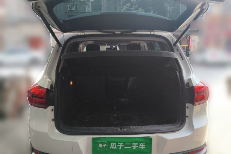 Used Volkswagen Tiguan 2015 2.0 TSI Comfort Edition Trunk