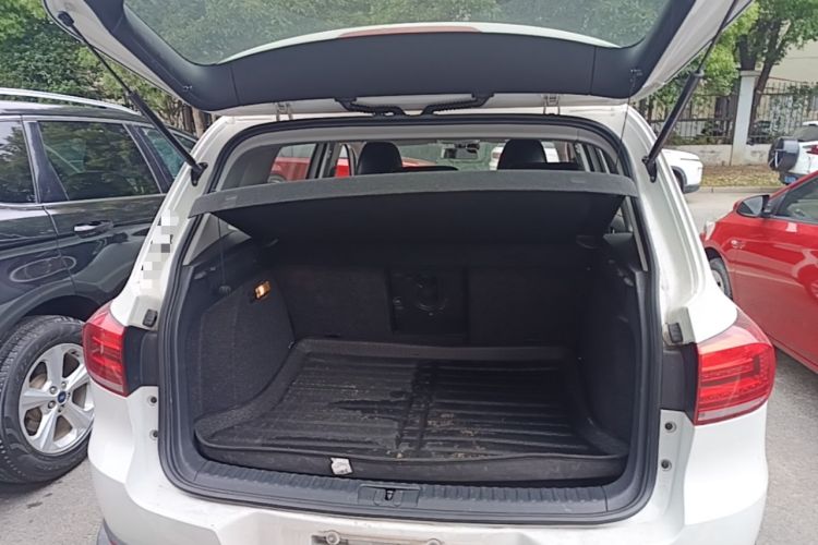 Used Volkswagen Tiguan 2015 1.8TSI Automatic Two-Wheel Drive Comfort Edition Trunk