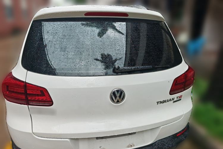Used Volkswagen Tiguan 2015 1.8TSI Automatic All-Wheel-Drive Luxury Model Trunk