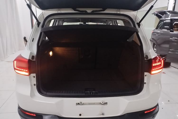 Used Volkswagen Tiguan 2015 1.8TSI Automatic Two-Wheel Drive Comfort Edition Trunk