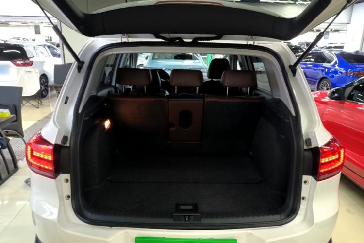Used Volkswagen Tiguan 2015 1.8TSI Automatic Two-Wheel Drive Luxury Model Trunk