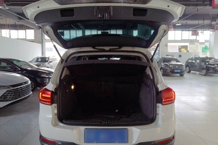 Used Volkswagen Tiguan 2015 2.0 TSI Comfort Edition Trunk
