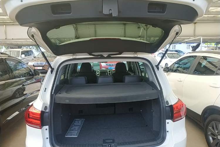 Used Volkswagen Tiguan 2015 1.8TSI Automatic Two-Wheel Drive Luxury Model Trunk
