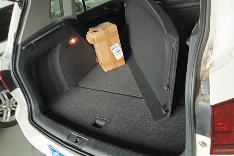 Used Volkswagen Tiguan 2015 1.8TSI Automatic Two-Wheel Drive Comfort Edition Trunk