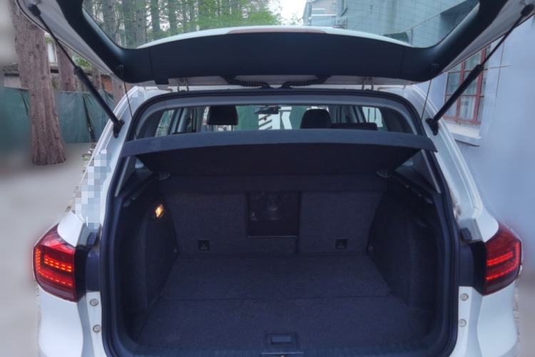 Used Volkswagen Tiguan 2015 1.8TSI Manual Two-Wheel-Drive Limited Edition Trunk