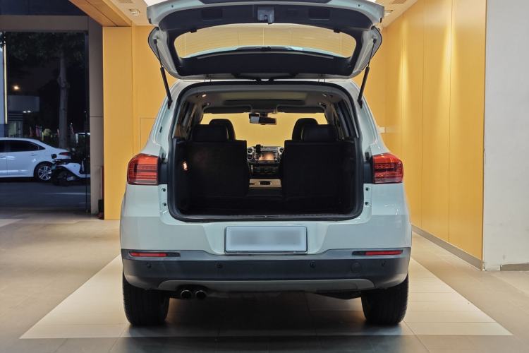 Used Volkswagen Tiguan 2015 1.8TSI Automatic All-Wheel-Drive Luxury Model Trunk